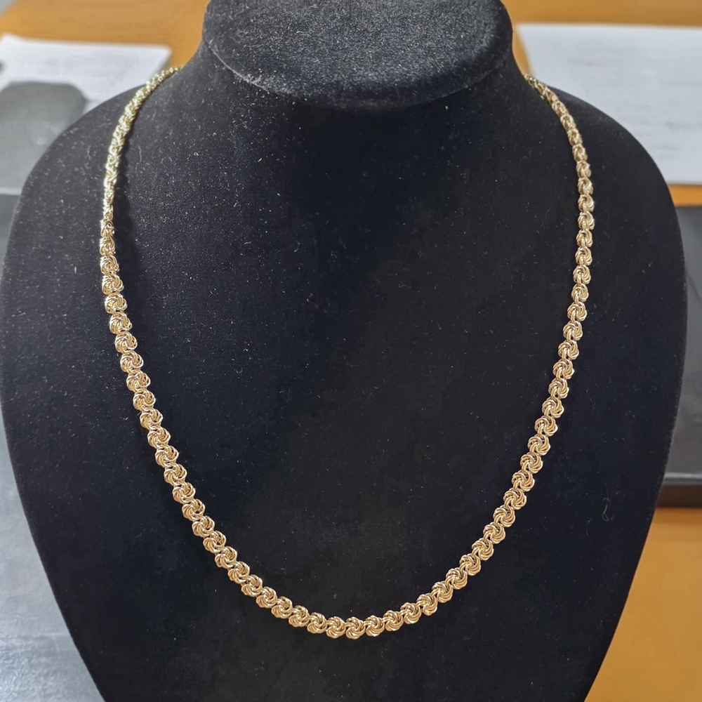 Elegant 23" Trifari Gold-Tone Unique Chain Necklace